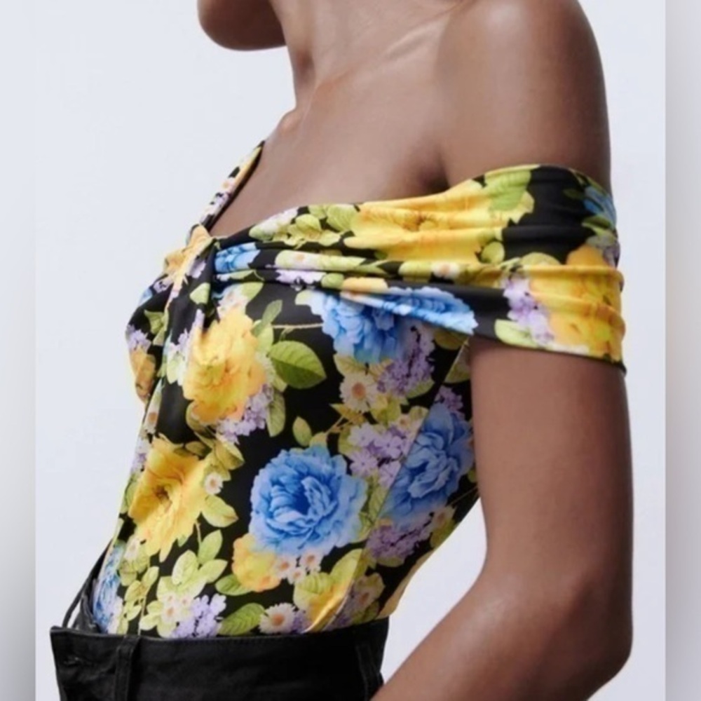 3/$30 _ ZARA | NWOT asymmetrical floral yellow blue bodysuit tropical  medium